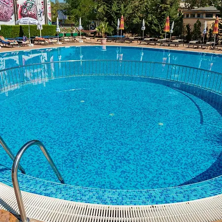 Sunny Plaza Cozy With Terrace Słoneczny Brzeg