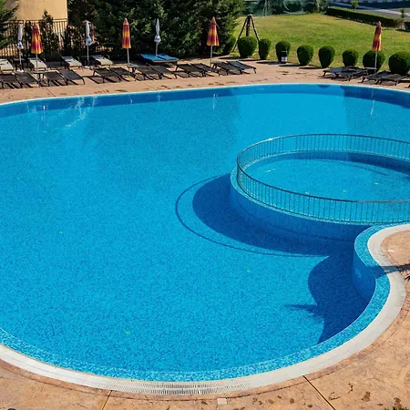 Sunny Plaza Cozy With Terrace *