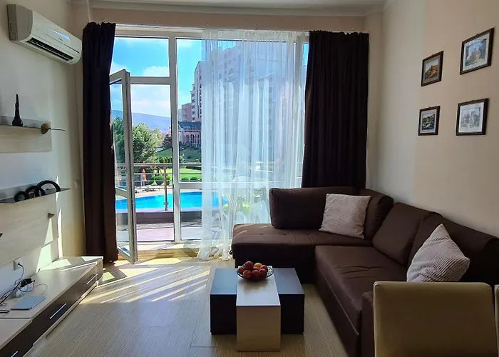 Sunny Plaza Cozy With Terrace