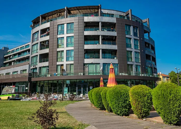 Sunny Plaza Cozy With Terrace Słoneczny Brzeg