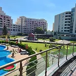 Sunny Plaza Cozy With Terrace Appartement Sunny Beach