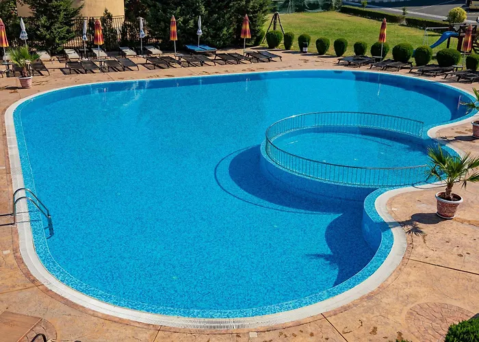 Sunny Plaza Cozy With Terrace *