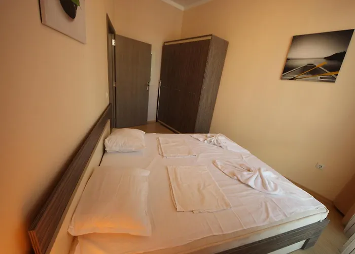 Sunny Plaza Cozy With Terrace Slantschew brjag